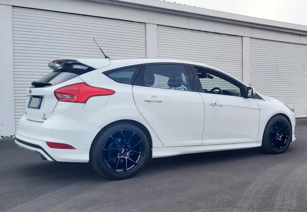 Ford Focus (2017) on BGW Aqua