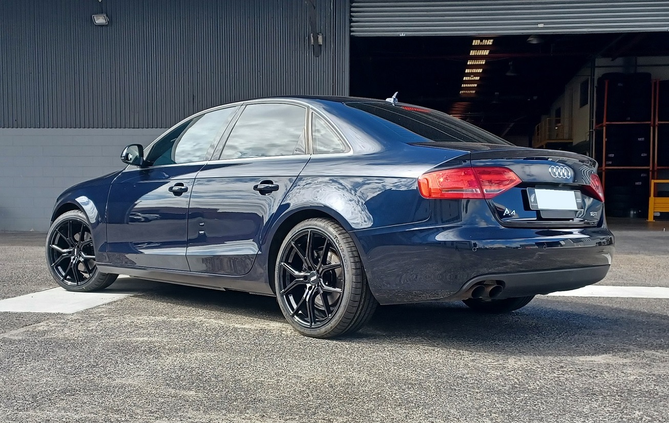 Audi A4 (2009) on BGW Compton