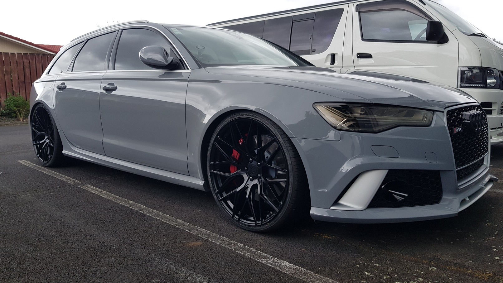 Audi RS6 (2015) on 22x10.5" Covert CV1