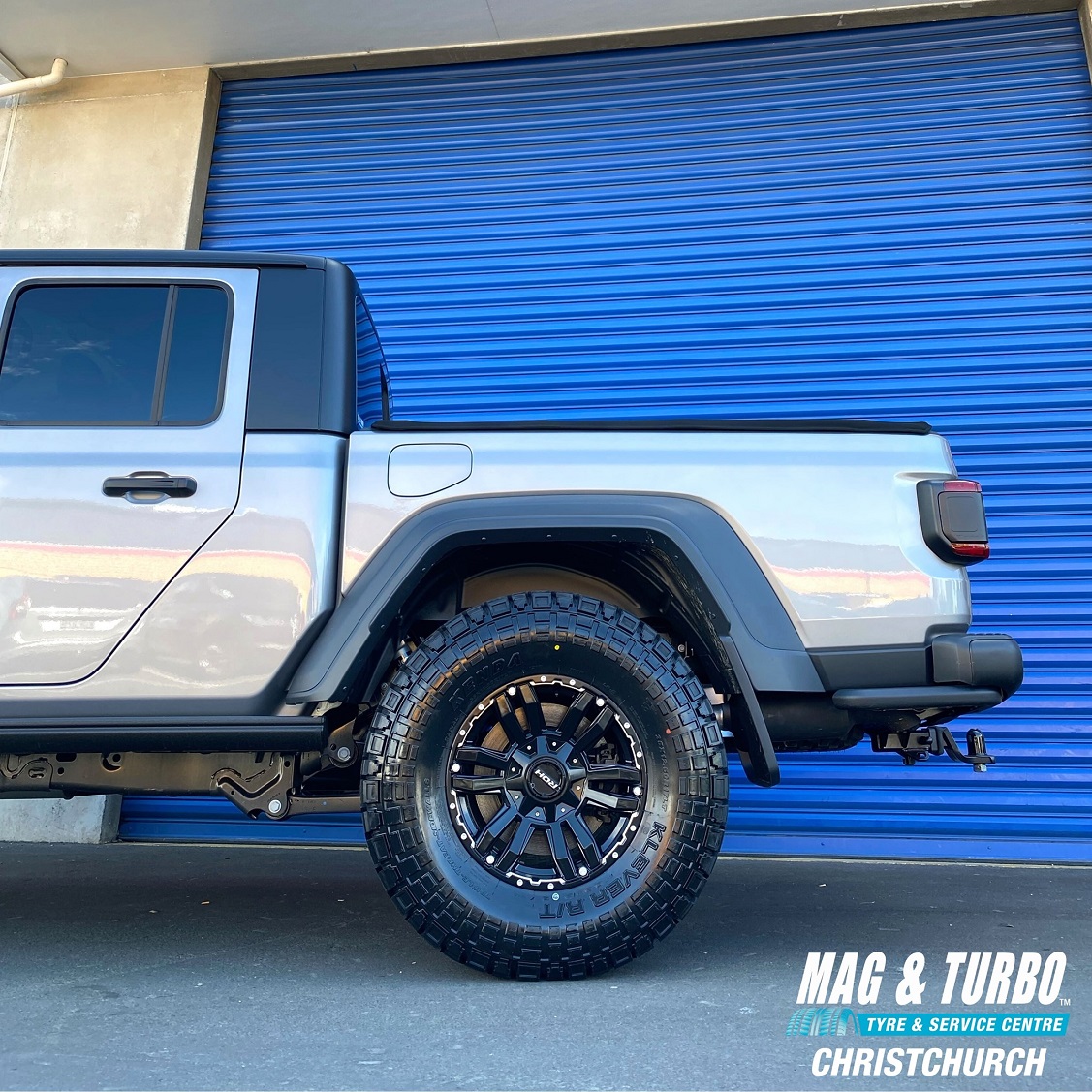 Jeep Gladiator on 17 inch ROH Vapour