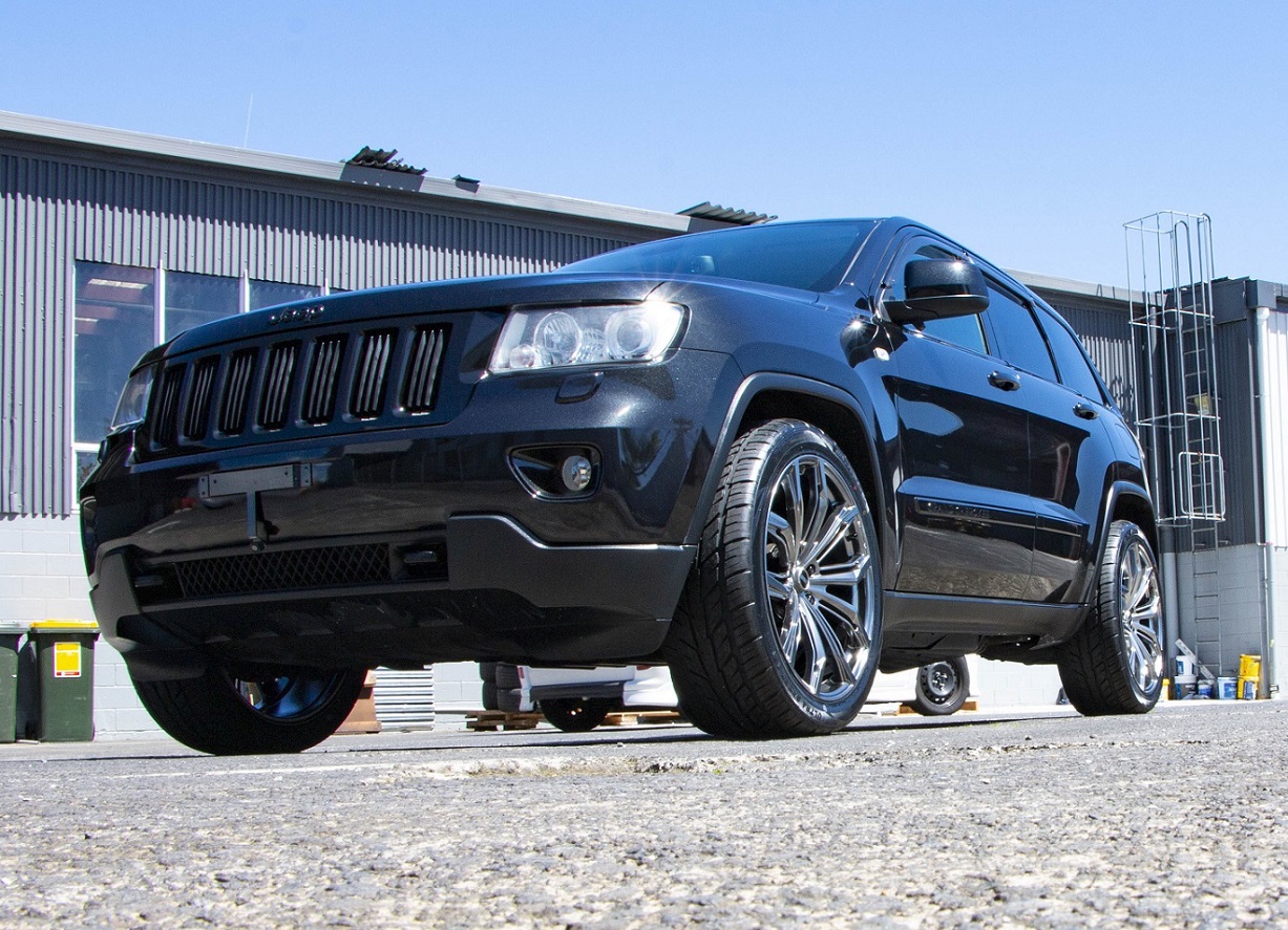 Jeep Grand Cherokee on BGW Black Widow