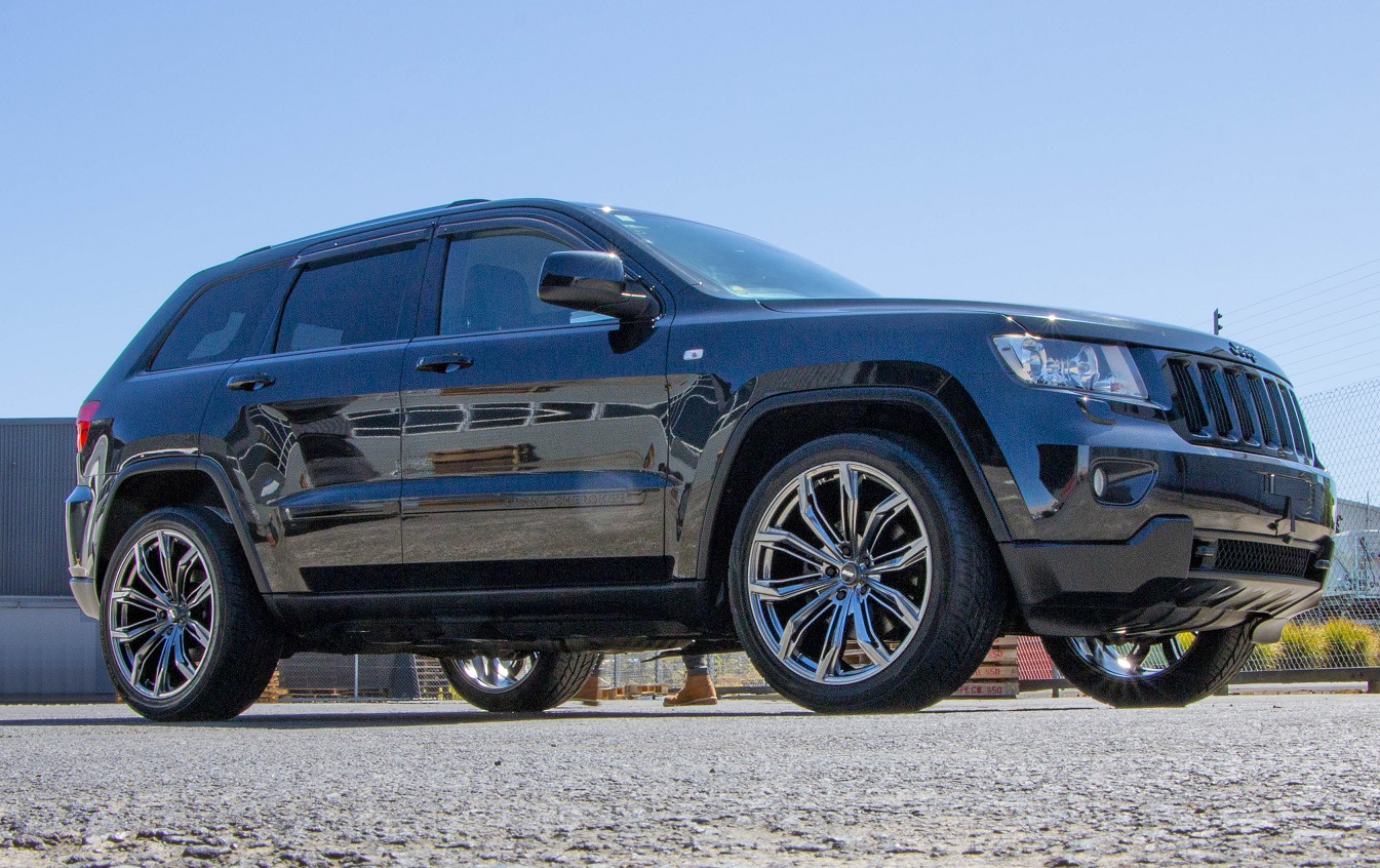 Jeep Grand Cherokee on BGW Black Widow
