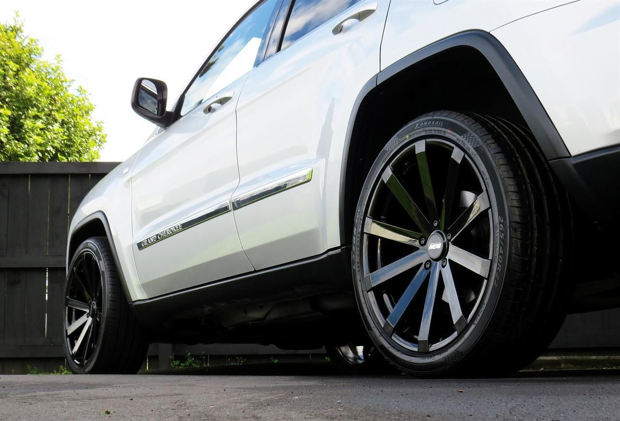 Jeep Grand Cherokee (2013) on BGW VM12