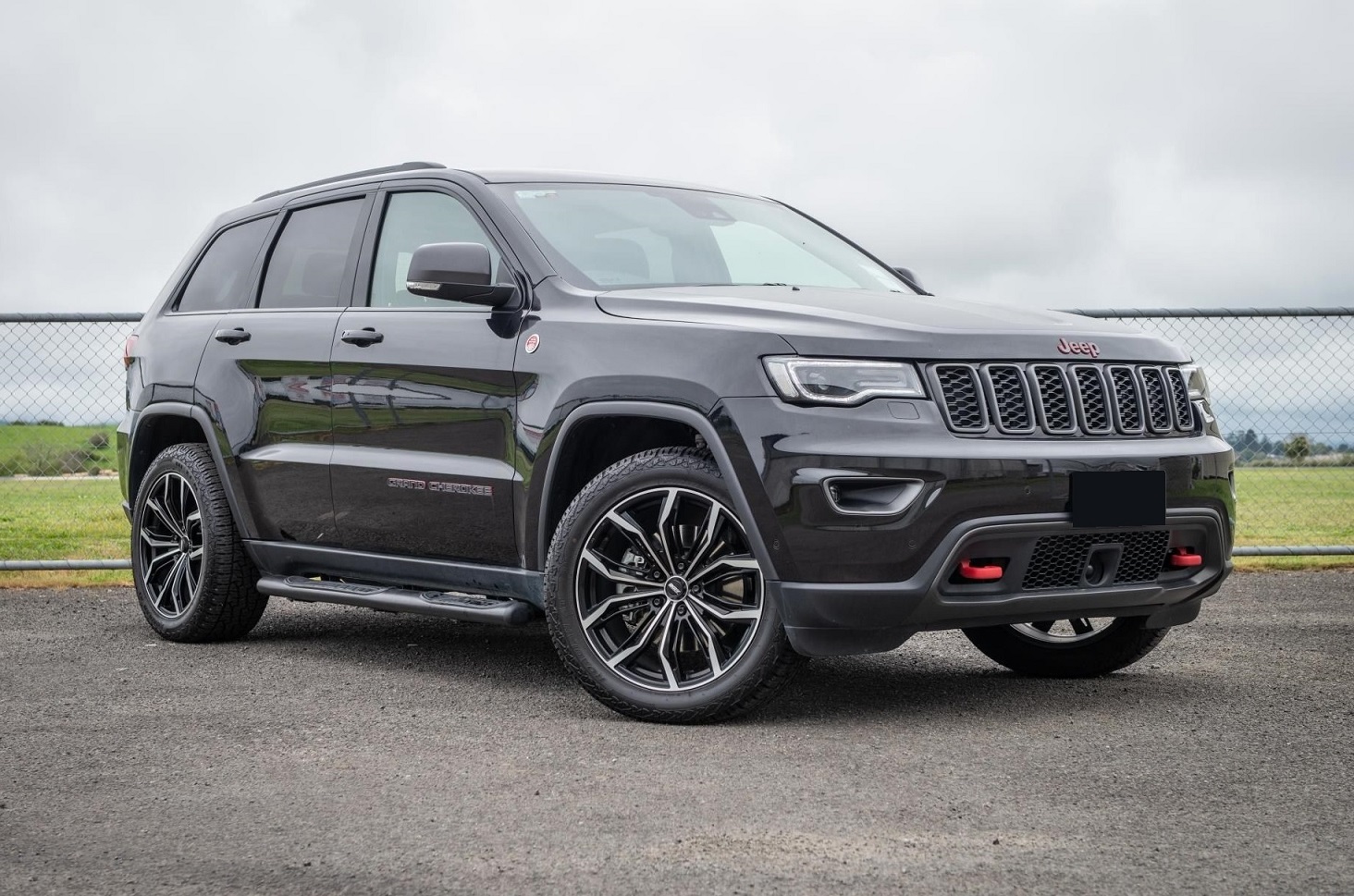 Jeep Grand Cherokee Trailhawk on BGW Black Widow
