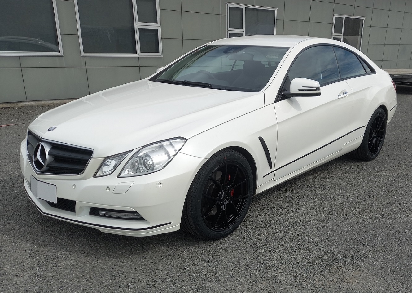 Mercedes Benz E350 (2011) on 18 inch BGW Aqua
