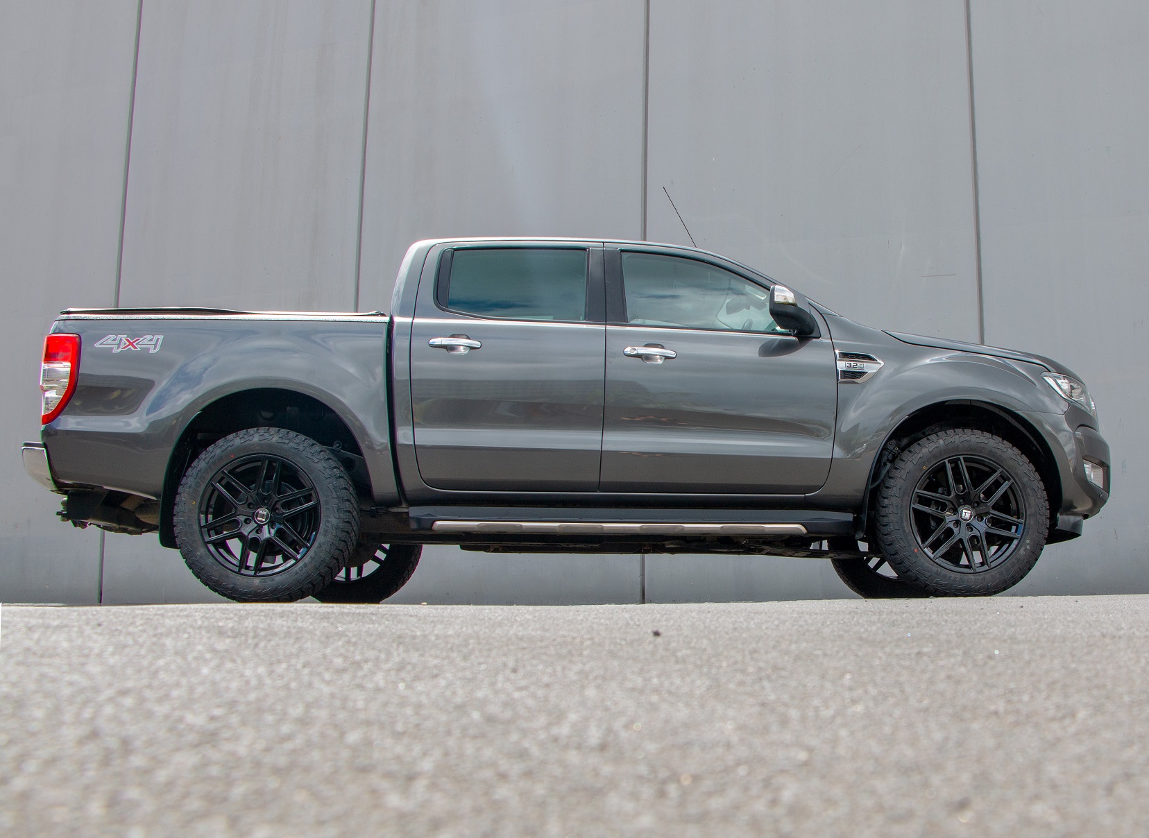 Ford Ranger on Touren TR79