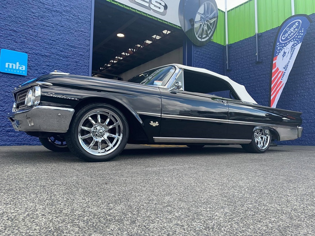 Ford Galaxie on Ridler R650