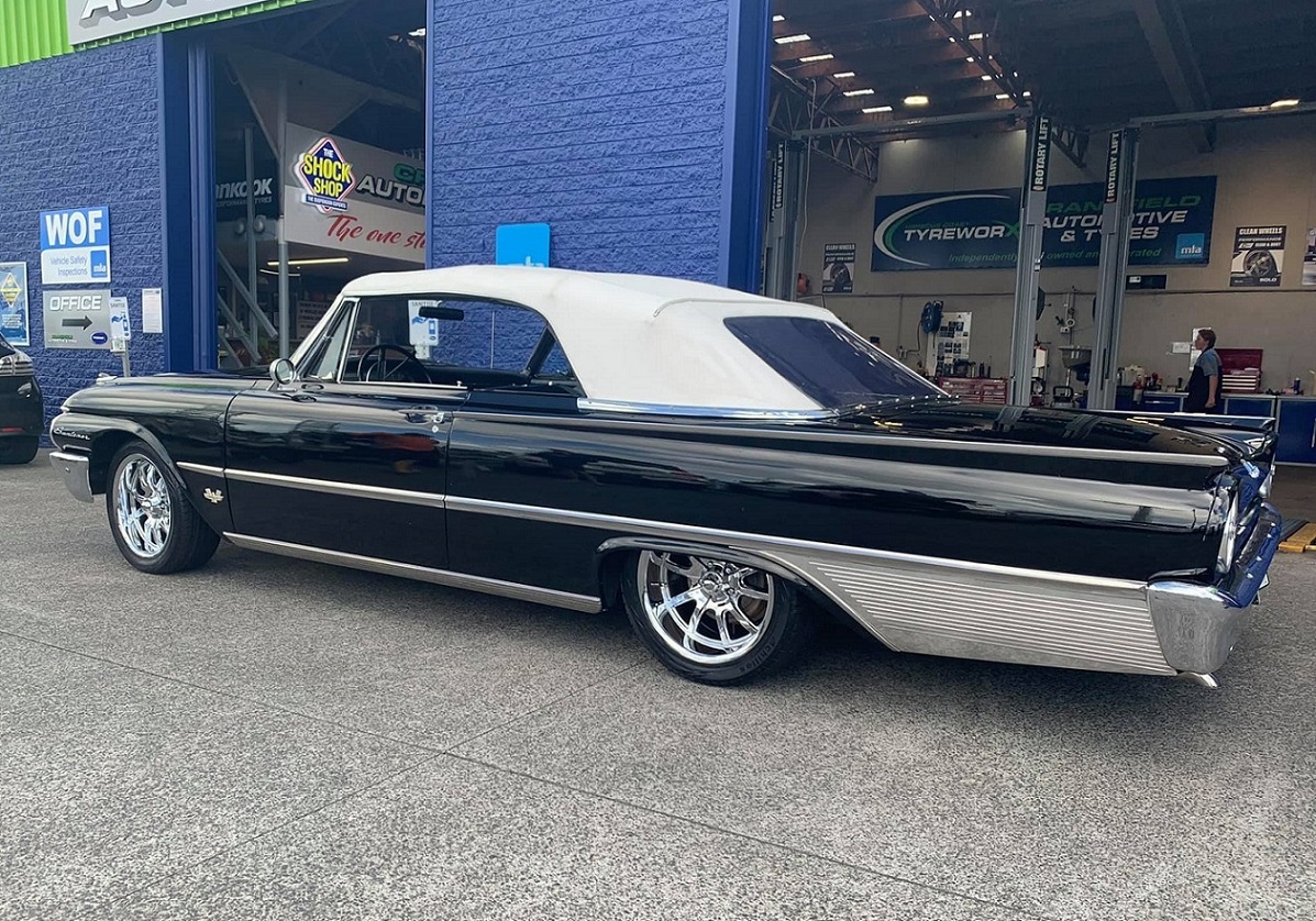 Ford Galaxie on Ridler R650