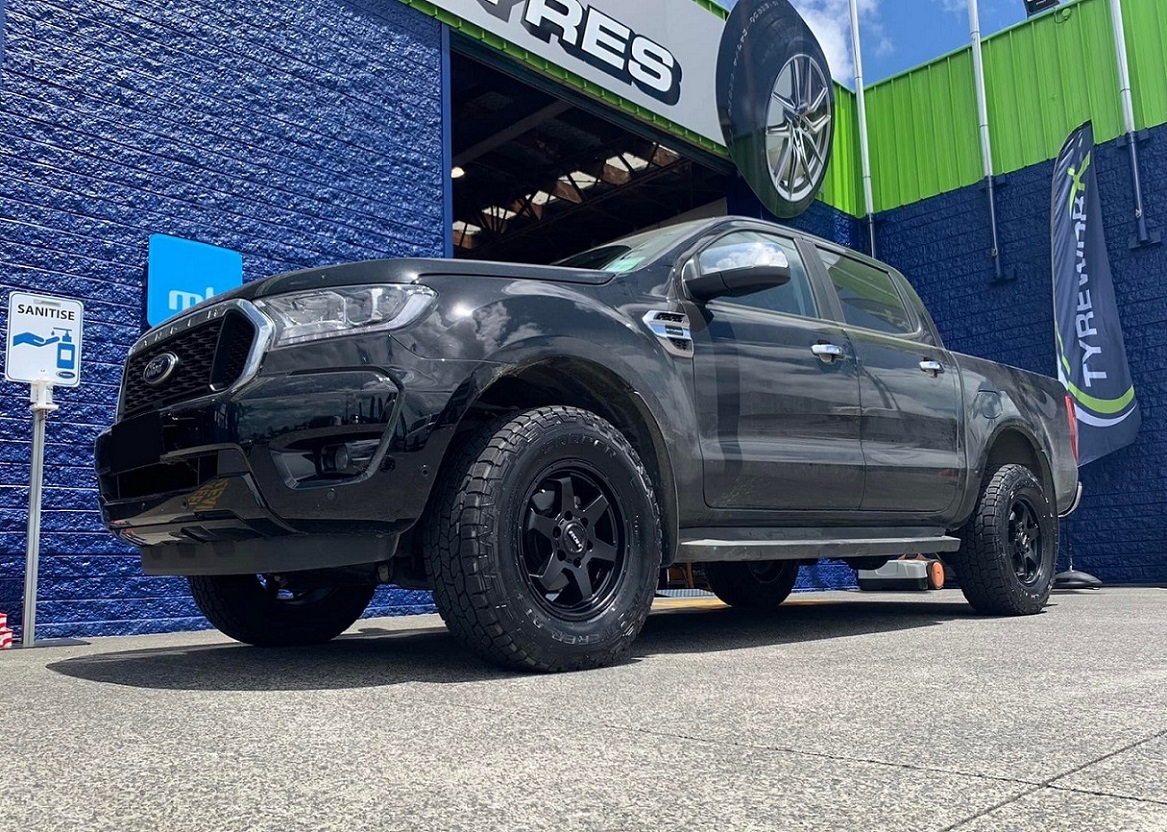 Ford Ranger on 17 inch ROH Torque