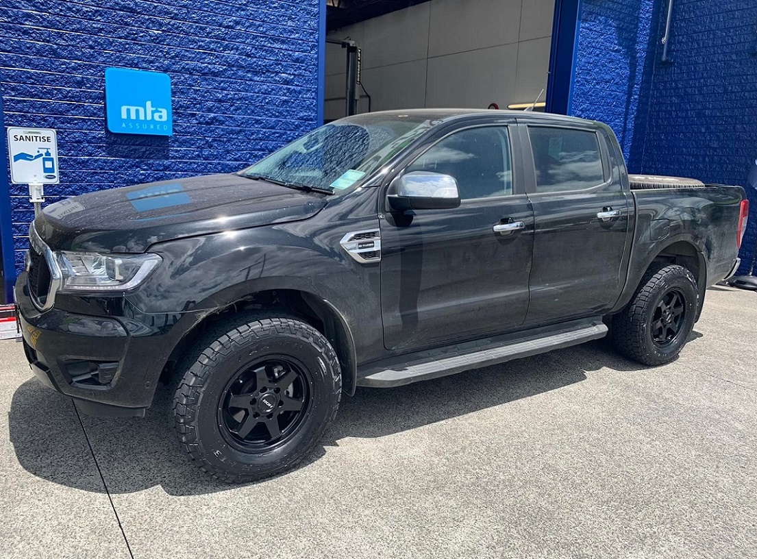 Ford Ranger on 17 inch ROH Torque