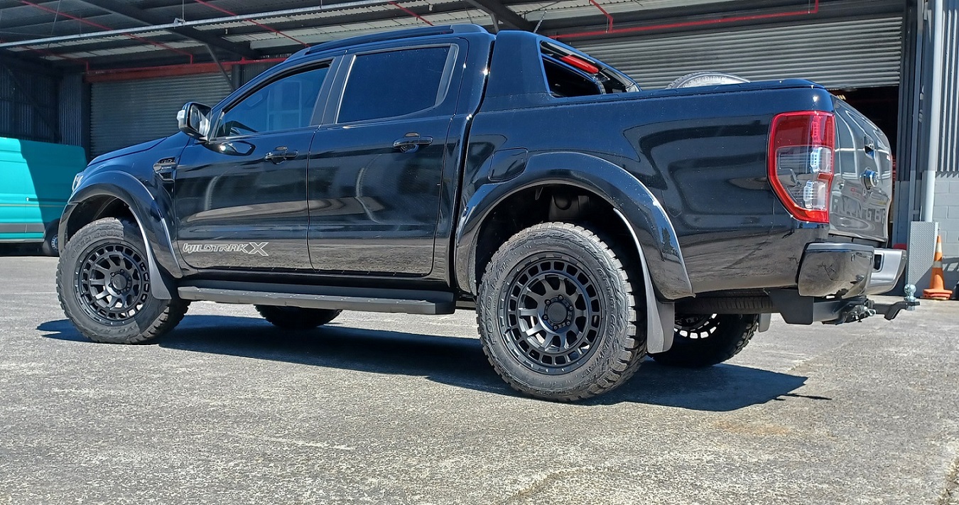 Ford Ranger on Black Rhino Chamber