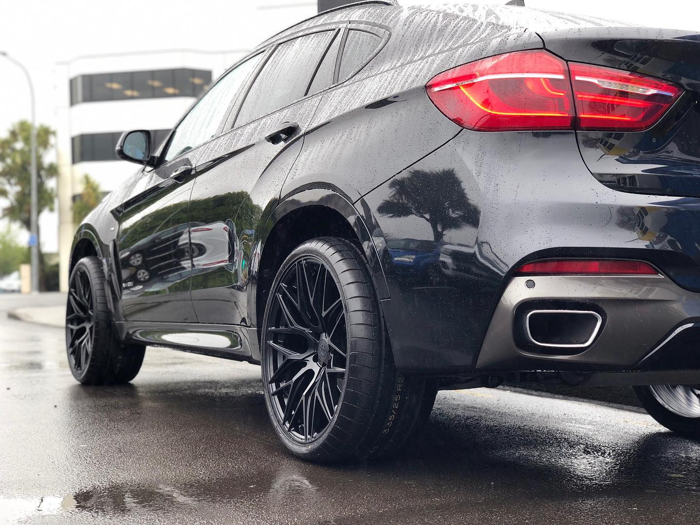 BMW X6 (2017) on Staggered 22 inch Covert CV1
