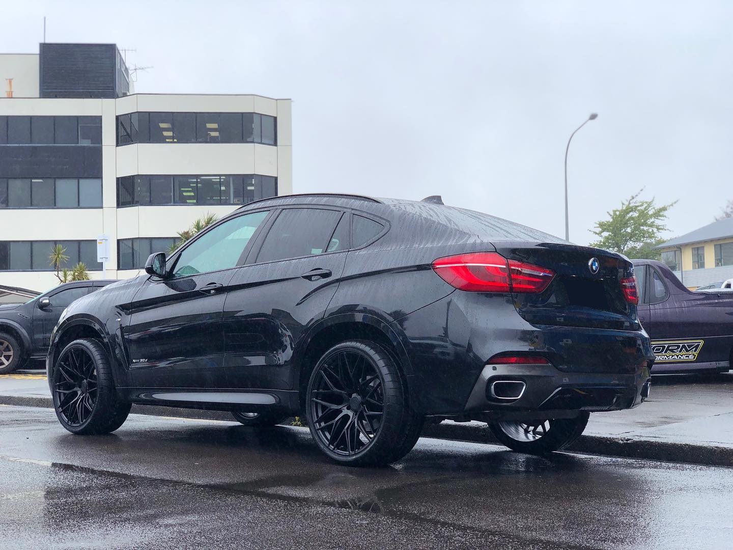 BMW X6 (2017) on Staggered 22 inch Covert CV1