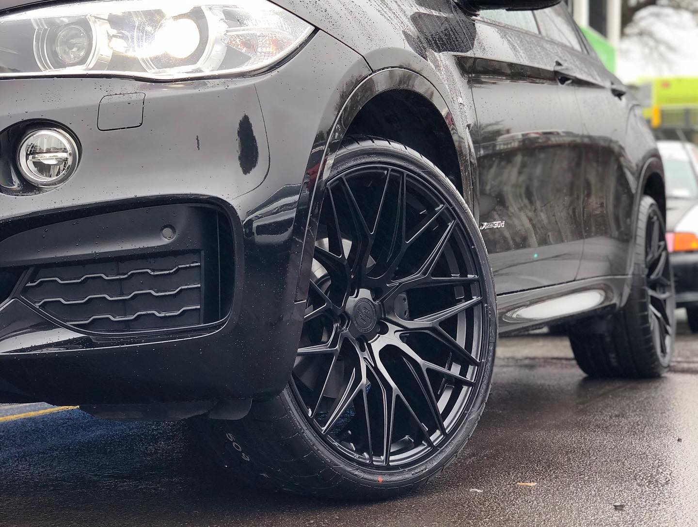 BMW X6 (2017) on Staggered 22 inch Covert CV1