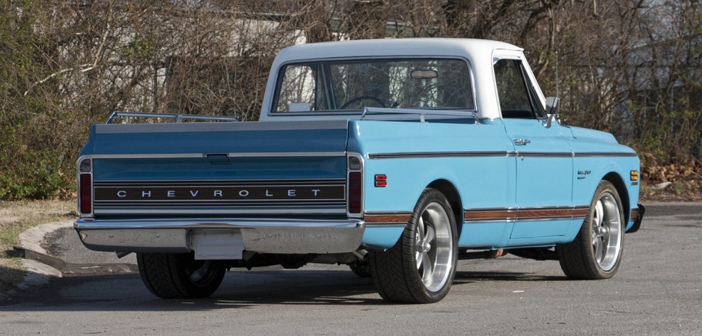 Chevrolet C10 on 20" Staggered Ridler R695