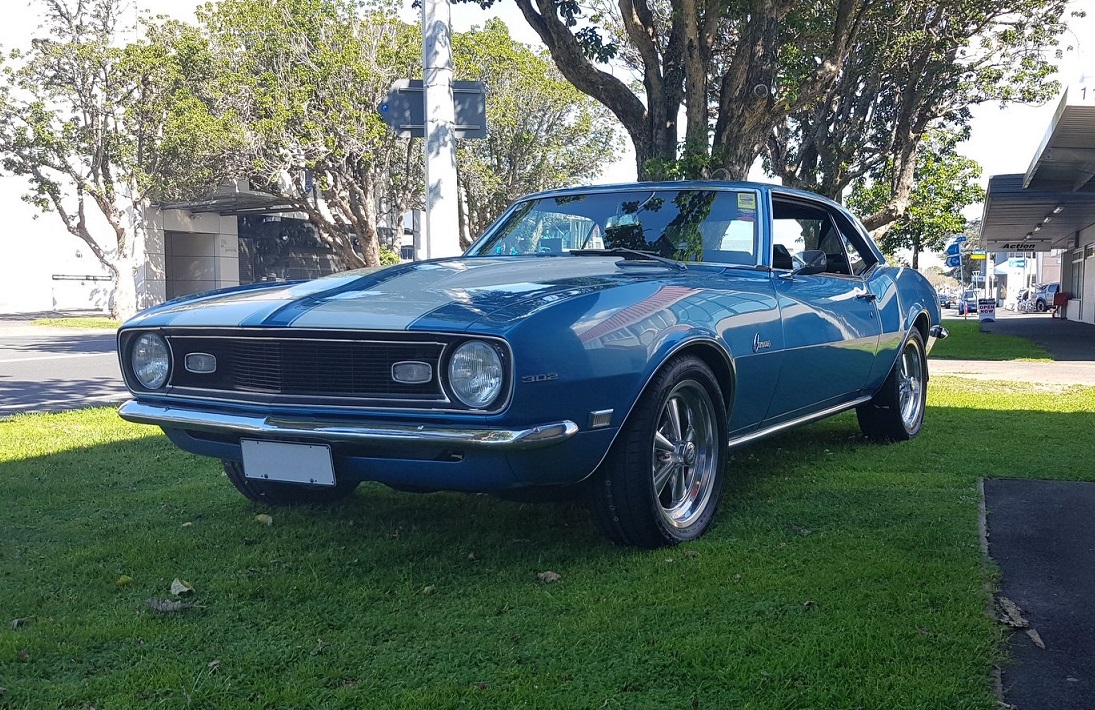 Chevrolet Camaro (1968) on 17 inch S/S Cragar
