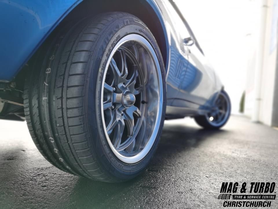 Pontiac Firebird (1967) on Ridler R650