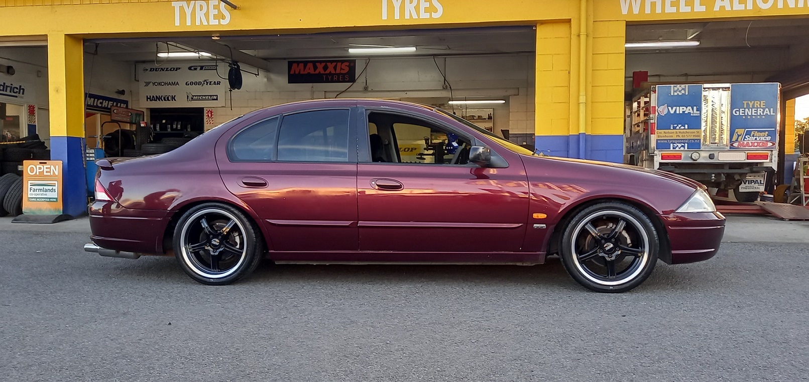 Ford Falcon AU (2000) on BGW Rampage