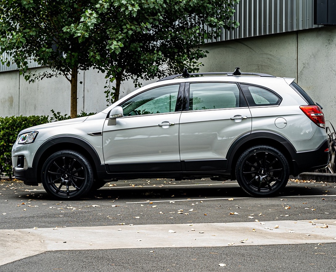 Holden Captiva on BGW Pursuit