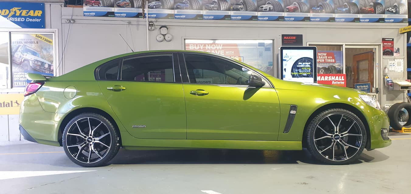 Holden Commodore VF on BGW Compton