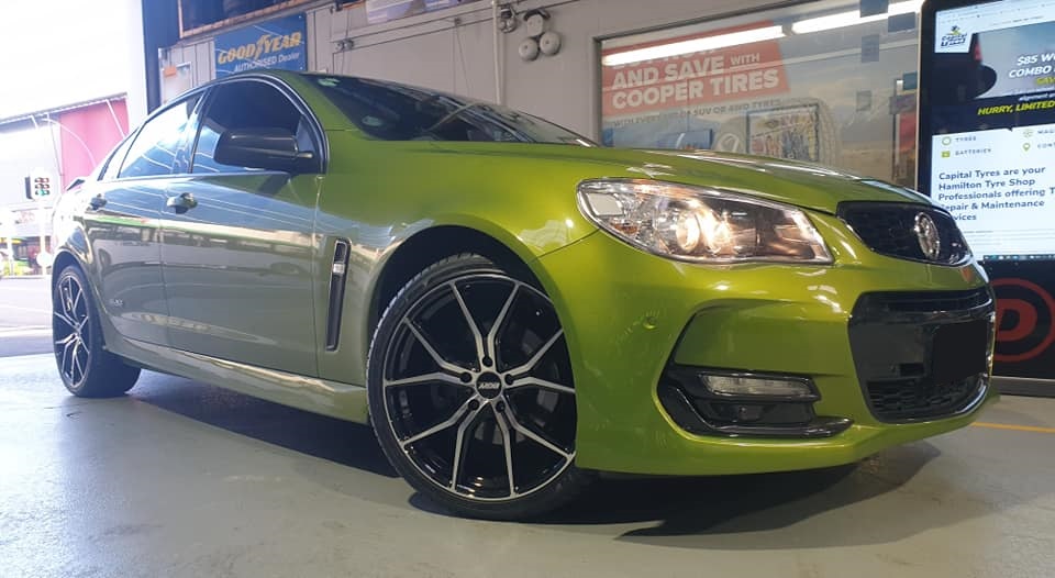 Holden Commodore VF on BGW Compton