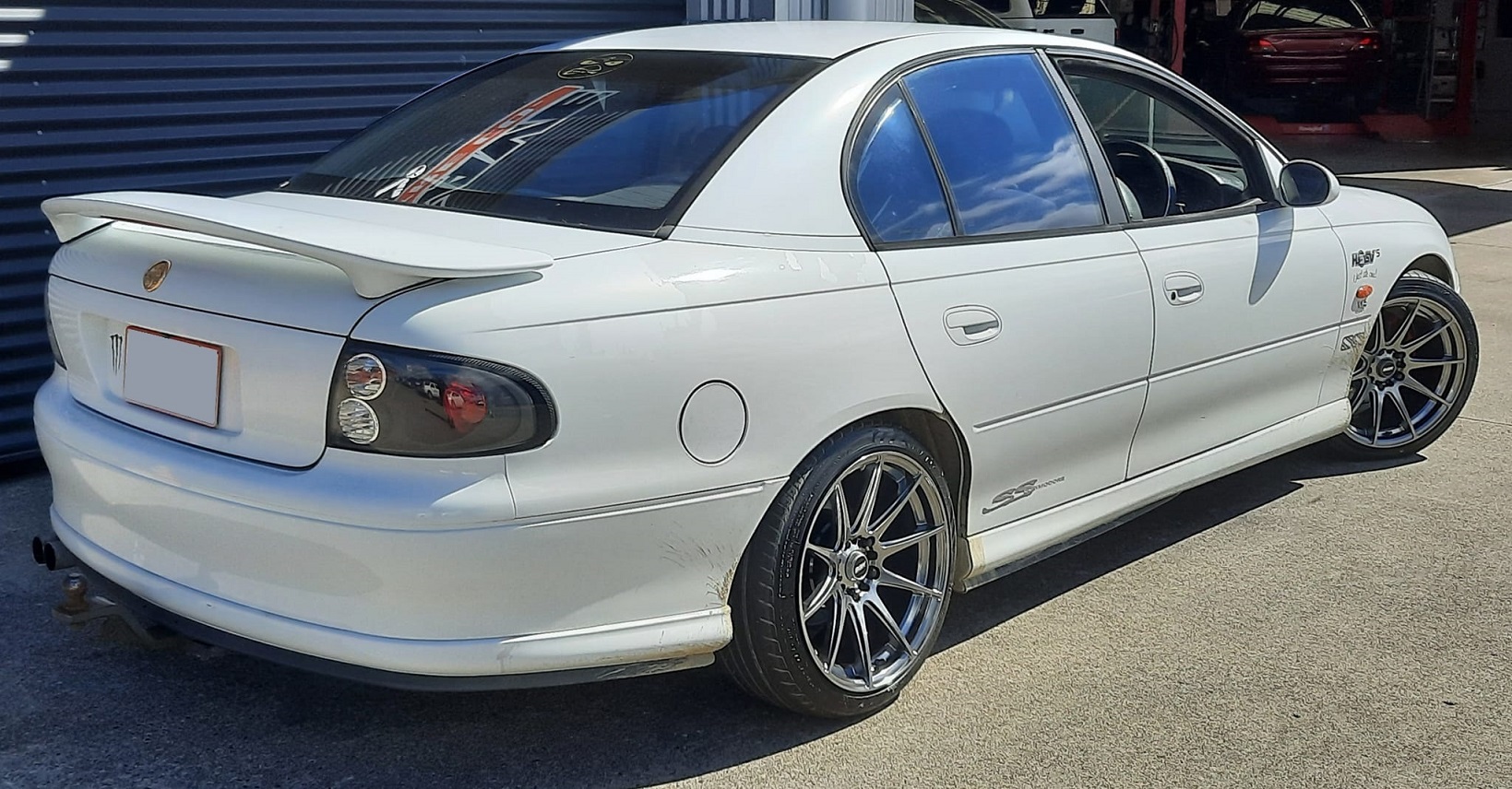 Holden Commodore VT on BGW Circuit