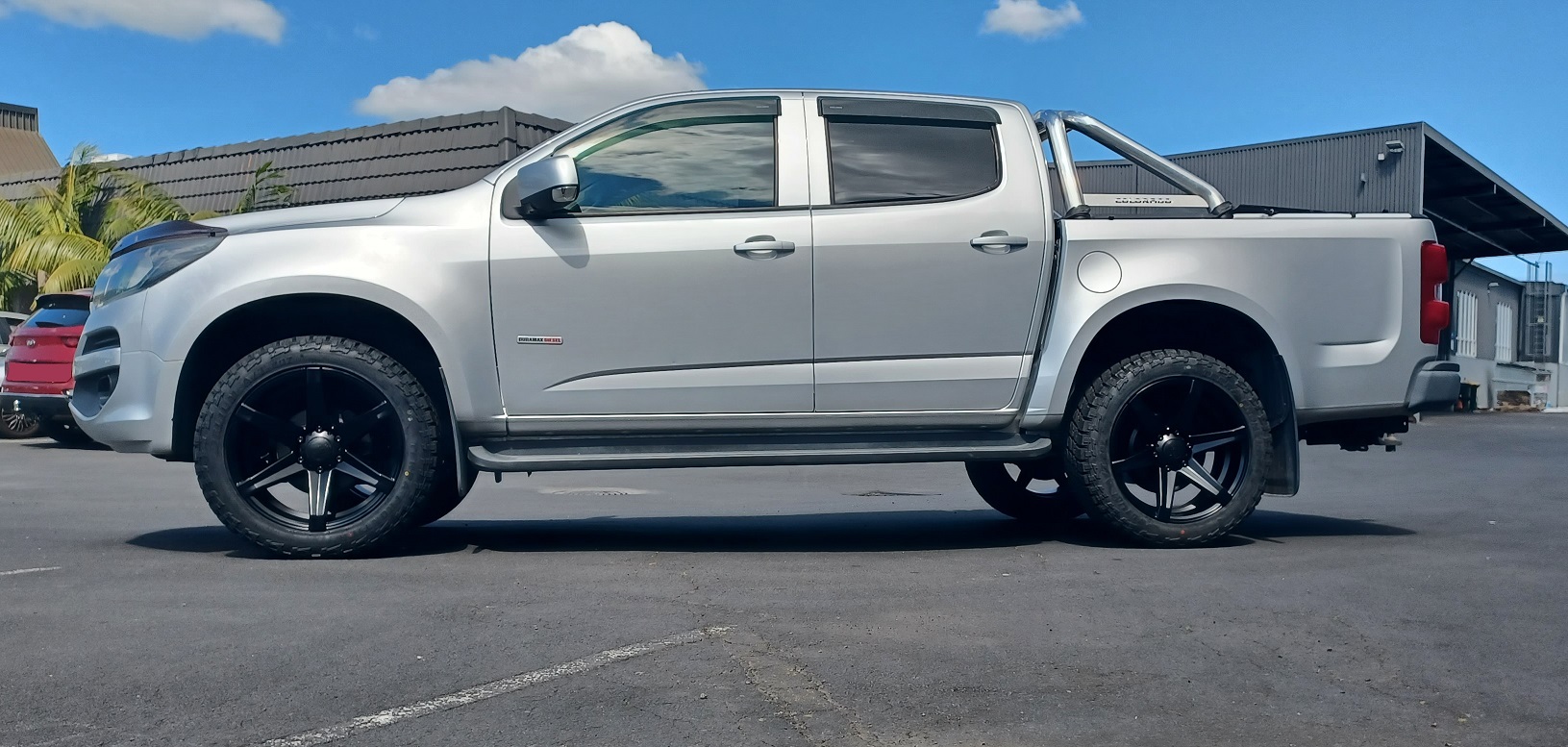 Holden Colorado on Covert RV2