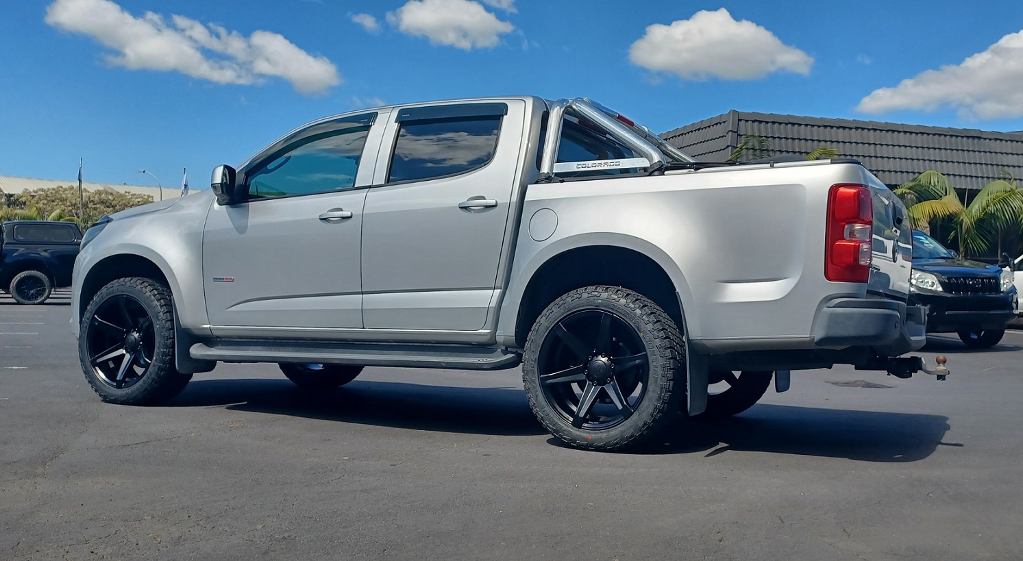 Holden Colorado on Covert RV2
