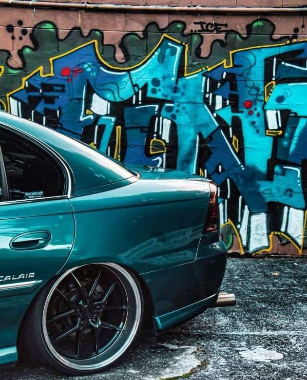 Holden Commodore Calais (2004) on Covert CV4