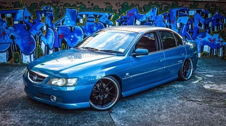 Holden Commodore Calais (2004) on Covert CV4