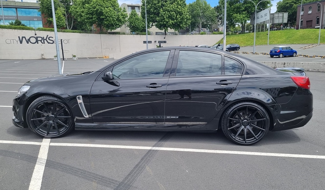 Holden Commodore VF (2015) on Covert CV2