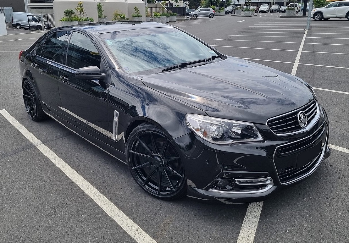 Holden Commodore VF (2015) on Covert CV2