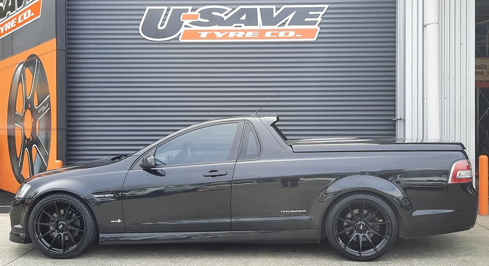 Holden Commodore VE on BGW Circuit