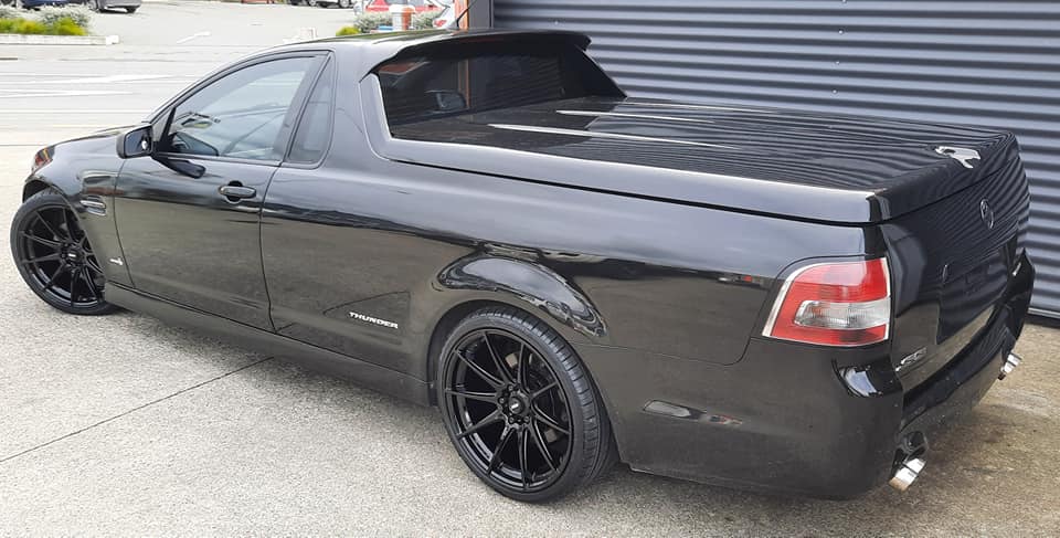 Holden Commodore VE on BGW Circuit