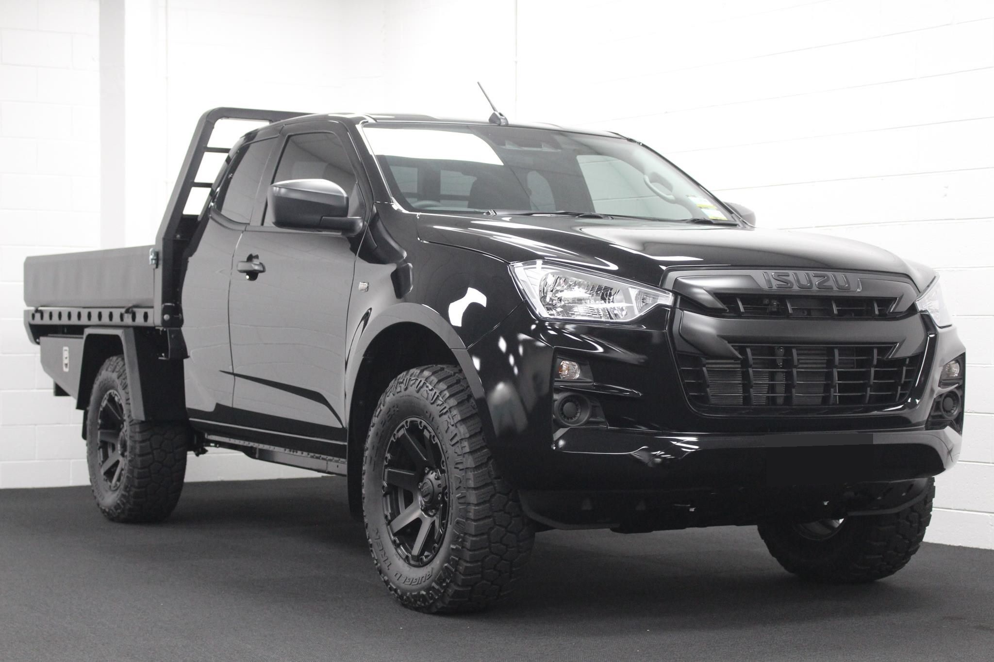 Isuzu D-Max on 17" BGW Vader