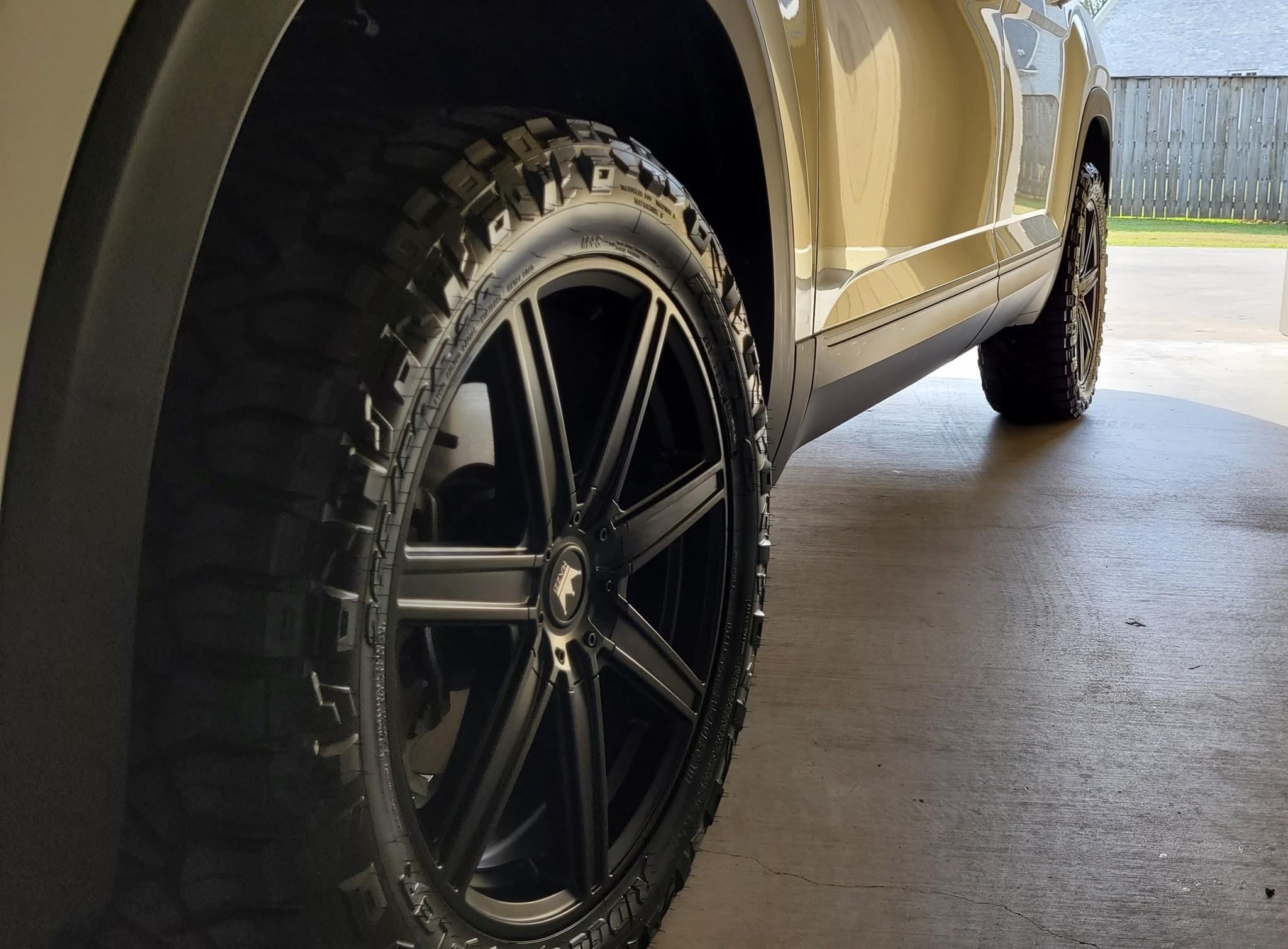 VW Atlas (2021) on 20" Mazzi Laguna
