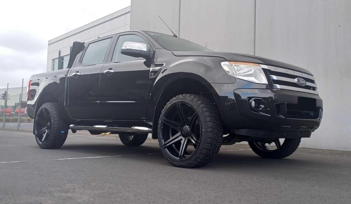 Ford Ranger PX1 (2014) on 22 inch BGW Tempest