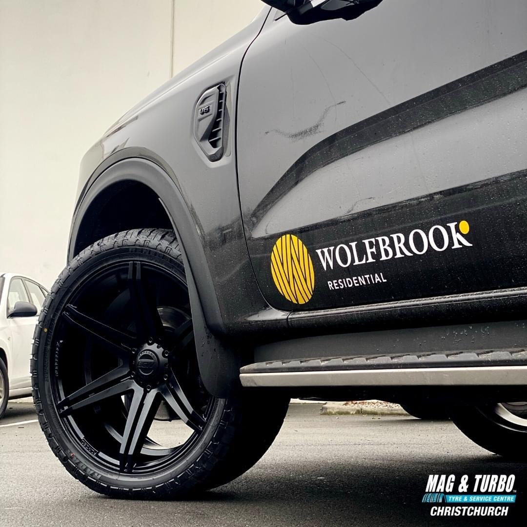 Ford Ranger MY23 (2022) on 22 inch BGW Tempest
