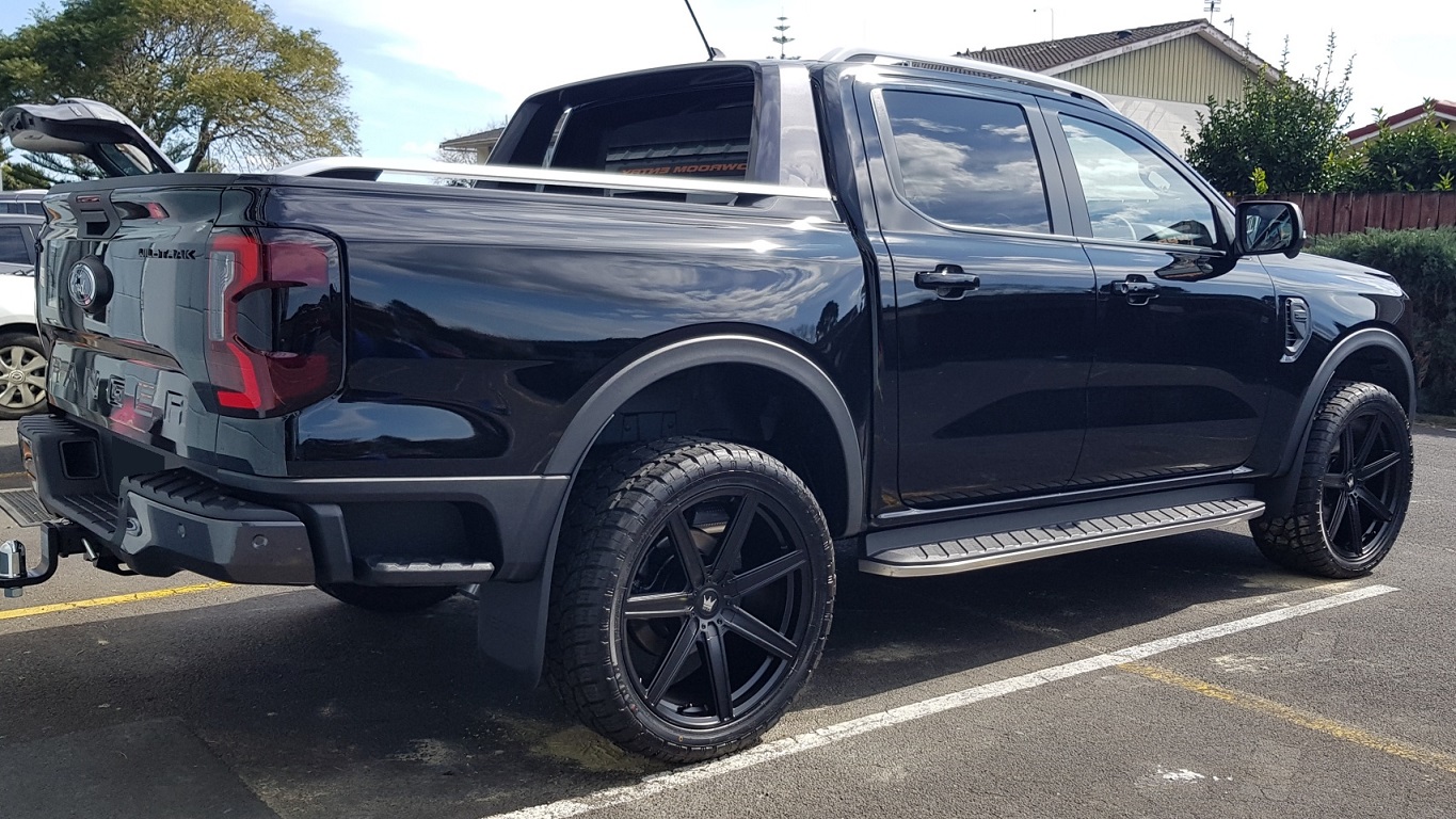 Ford Ranger Wildtrack MY23 on 22" Mazzi Laguna