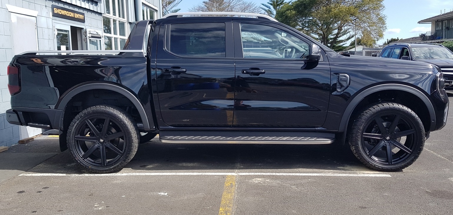 Ford Ranger Wildtrack MY23 on 22" Mazzi Laguna