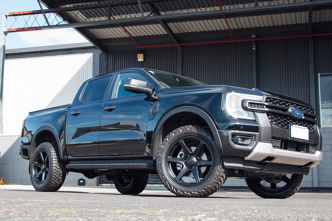 Ford Ranger MY23 (2022) on BGW Cartel w AMP