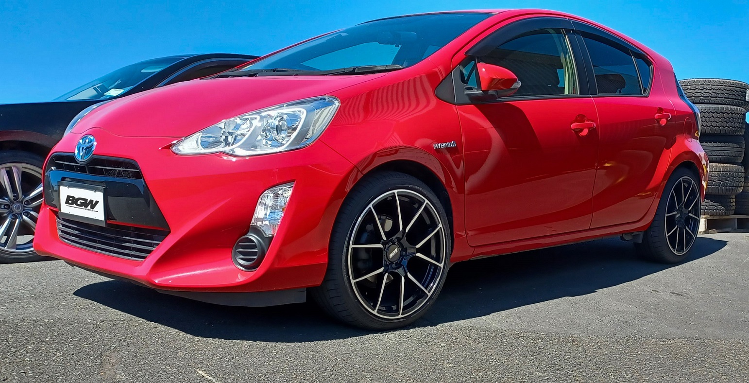 Toyota Aqua (2015) Hybrid on BGW Aqua