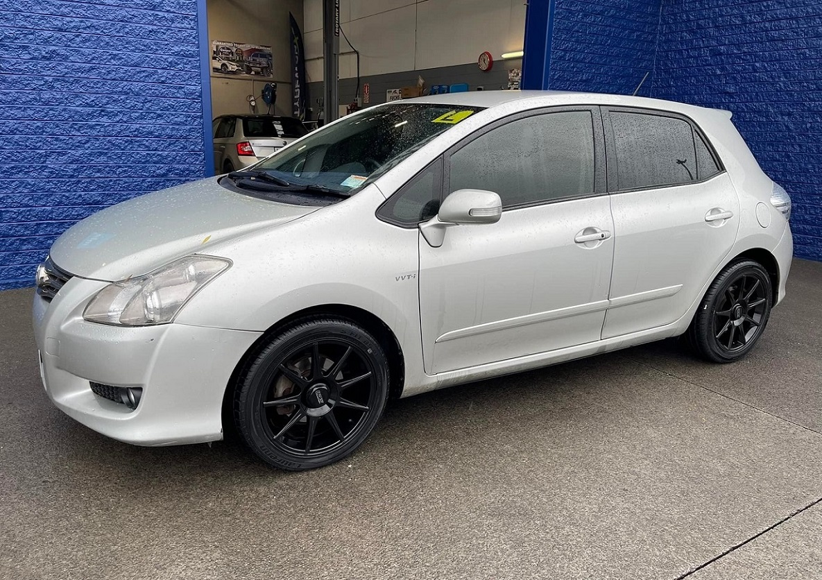 Toyota Blade (2007) on 17" BGW Tech 9