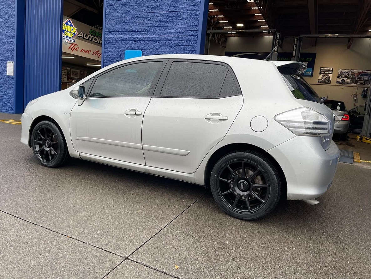 Toyota Blade (2007) on 17" BGW Tech 9