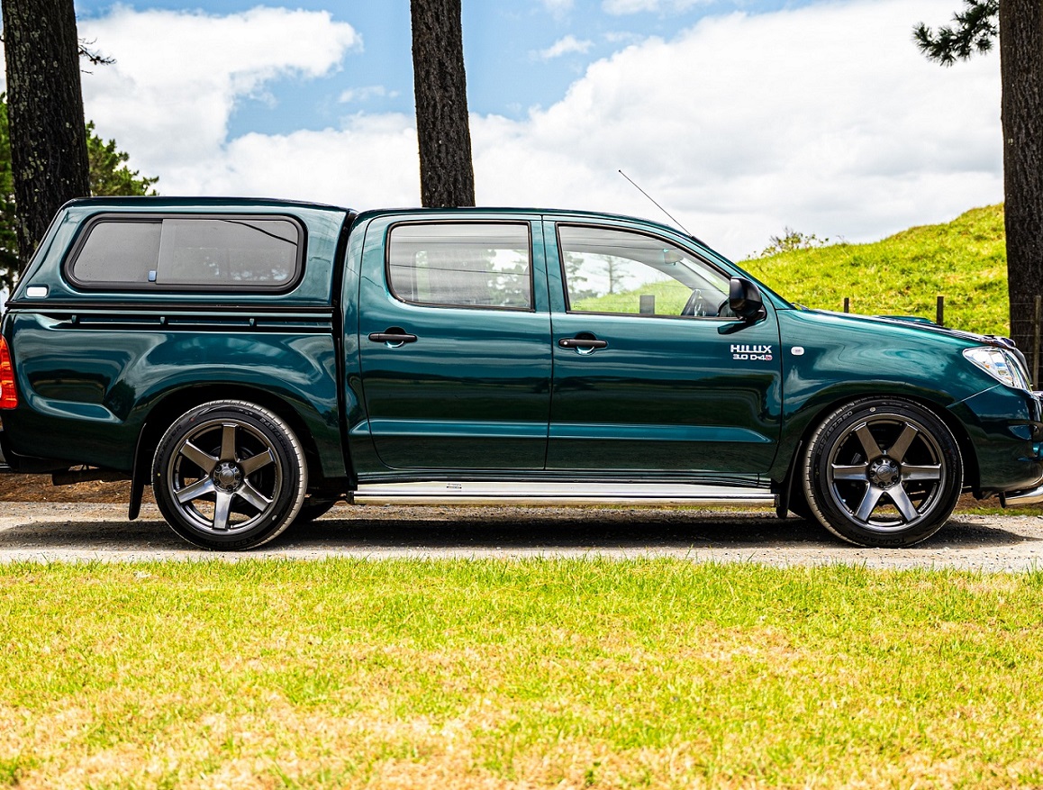 Toyota Hilux 2WD (2009) on 20 inch BGW Beast