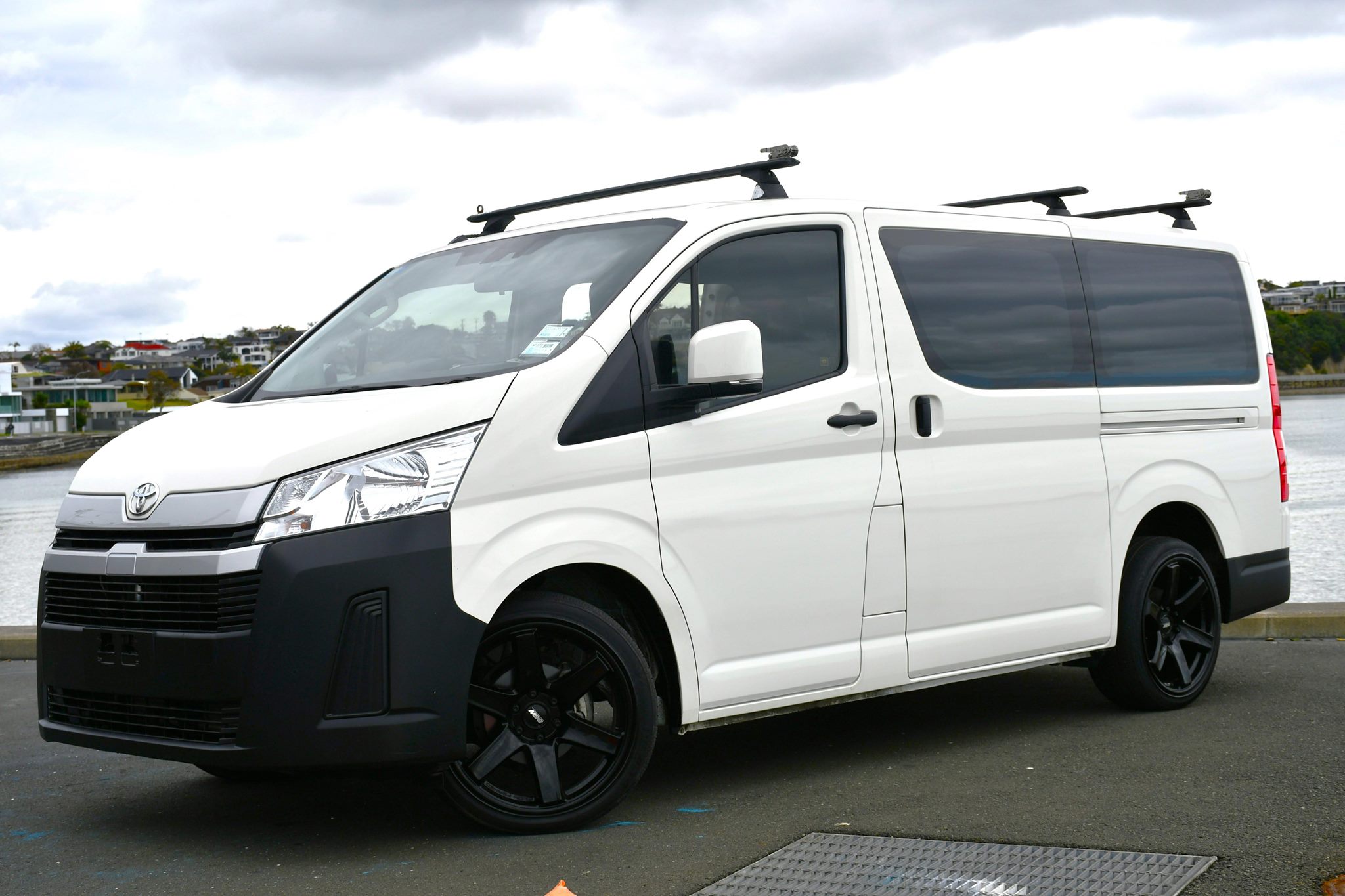 Toyota Hiace ZR (2020) on 20 inch BGW Beast