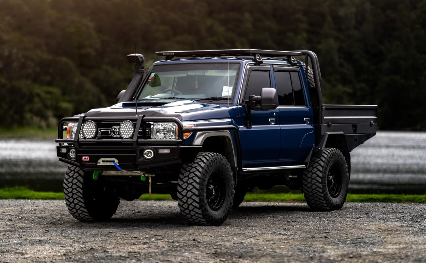 Toyota Land Cruiser (2021) on 17" ROH Hammer