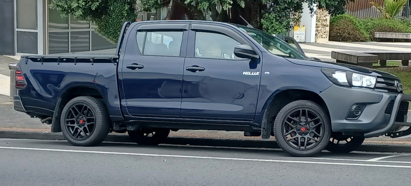 Toyota Hilux 2WD workmate on Touren TR74