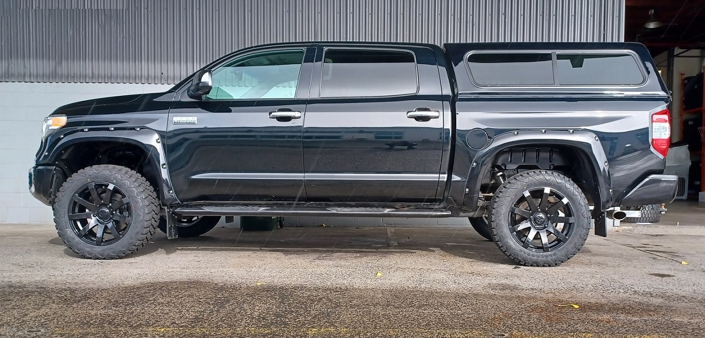 Toyota Tundra (2016) on Covert RV3