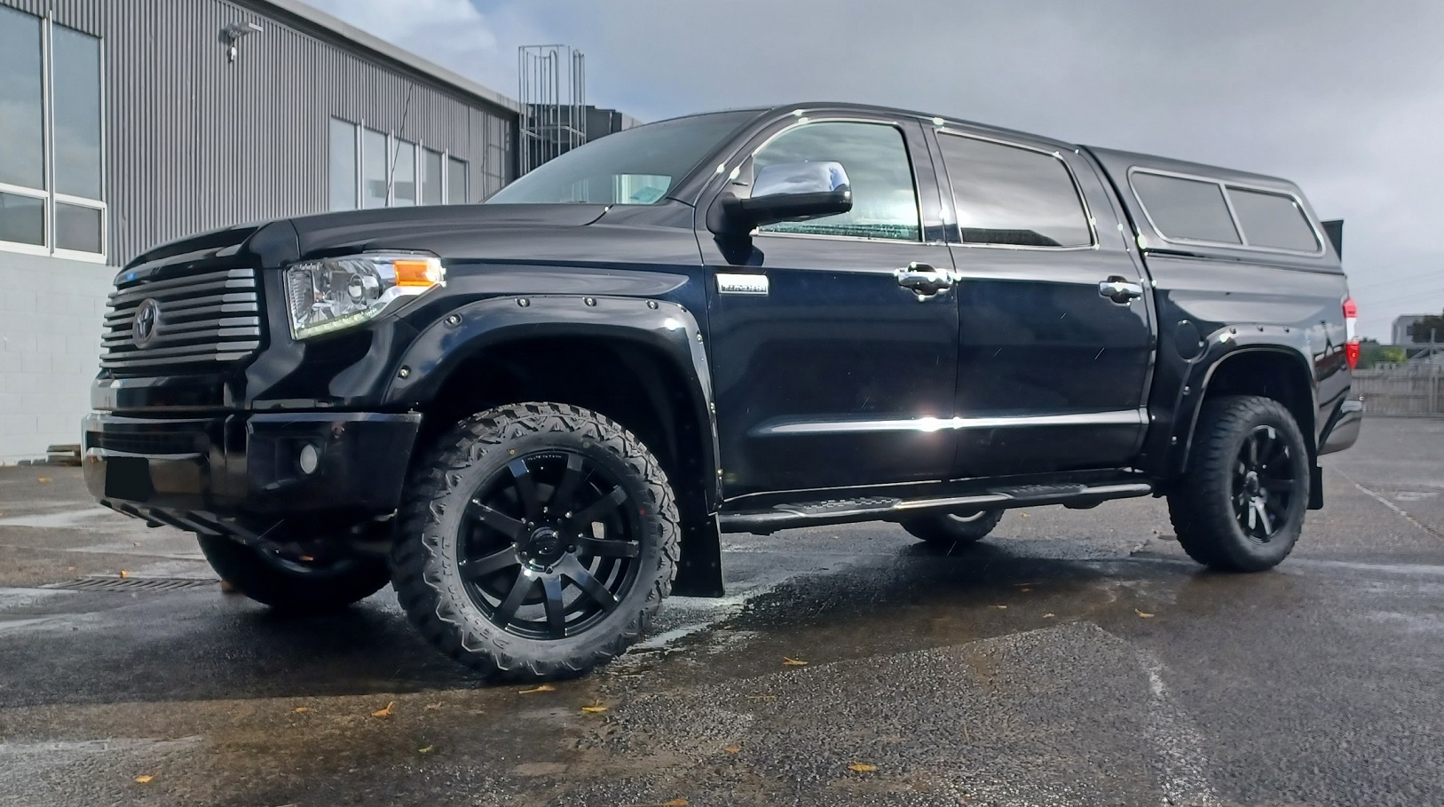 Toyota Tundra (2016) on Covert RV3